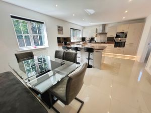 Kitchen- click for photo gallery